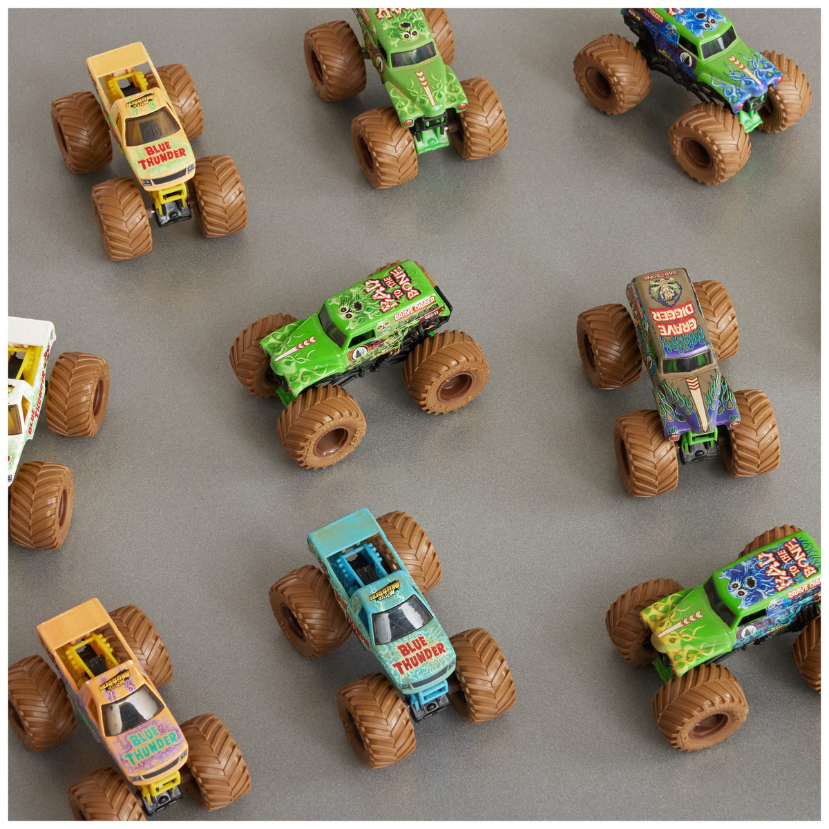 Monster Jam Mystery Mudders 1:64 Die-Cast Truck - Wash to Reveal, Styles Vary