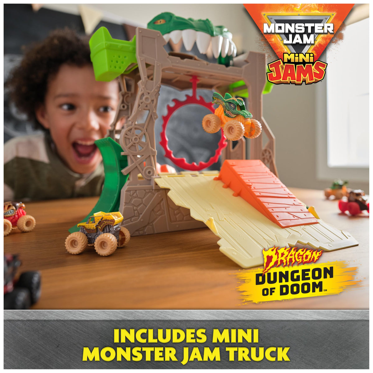 Monster Jam Dragon Dungeon of Doom Playset – Exclusive 1:87 Scale Dragon Truck | Mini Jams