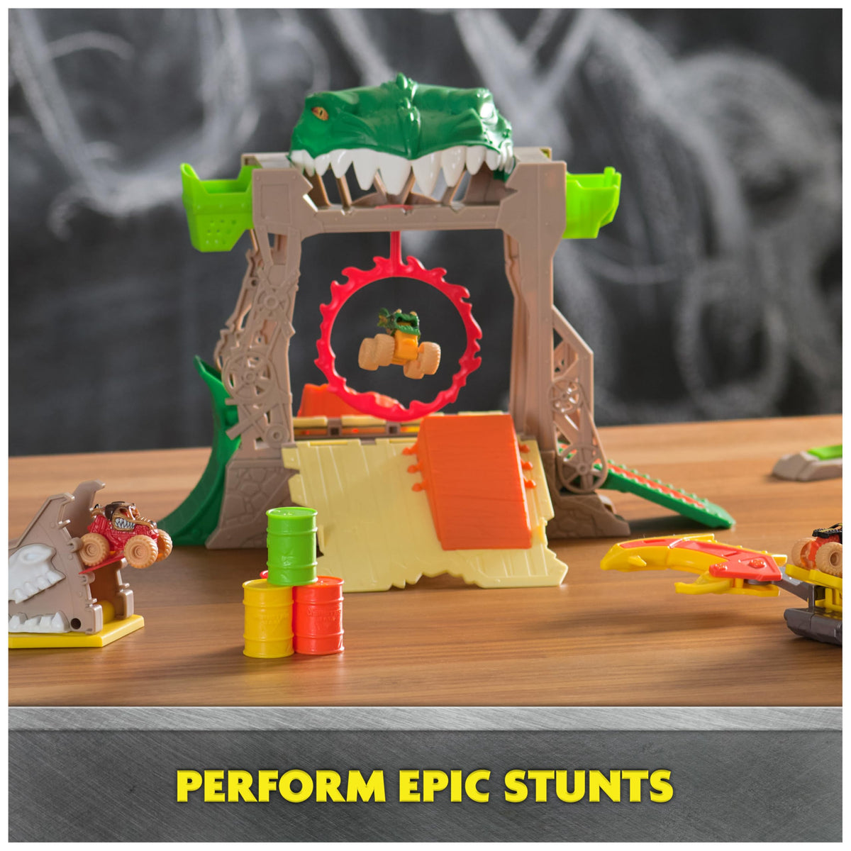 Monster Jam Dragon Dungeon of Doom Playset – Exclusive 1:87 Scale Dragon Truck | Mini Jams