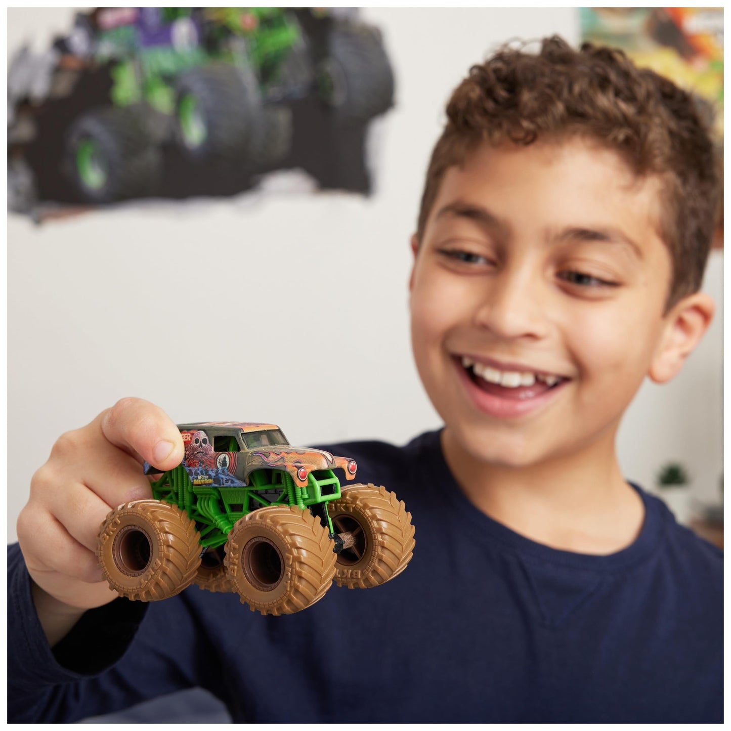 Monster Jam Mystery Mudders 1:64 Die-Cast Truck - Wash to Reveal, Styles Vary