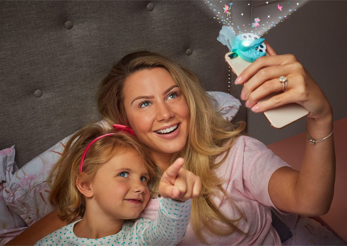 Moonlite Storybook Reels for Flashlight Projector – Clark the Shark: Afraid of the Dark | 12 Months+
