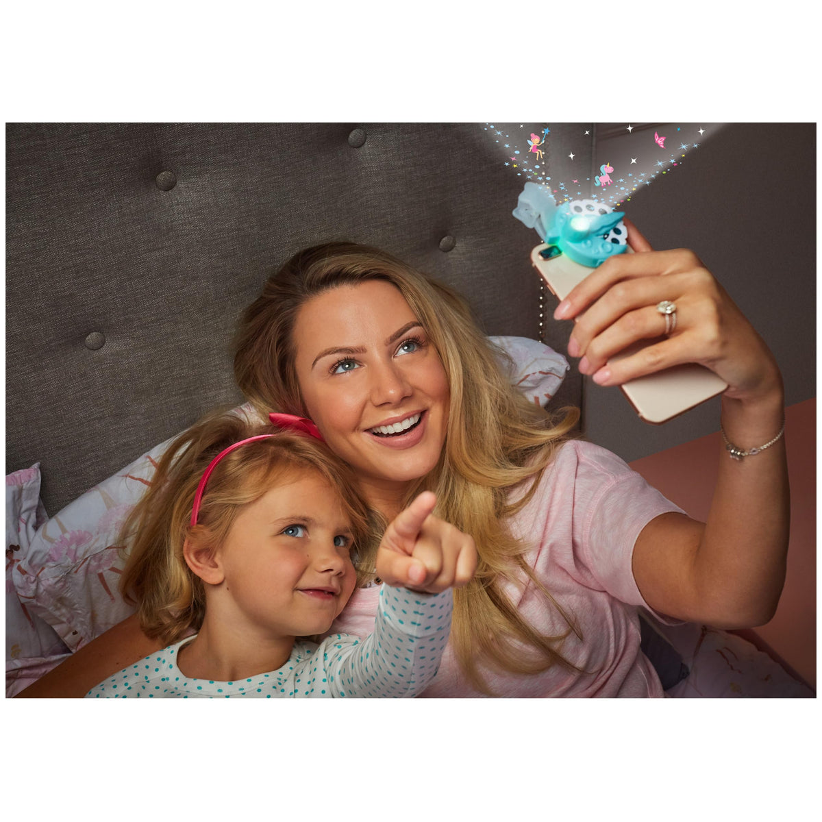 Moonlite Storybook Reels – Goodnight Moon | Flashlight Projector for Kids 12 Months & Up