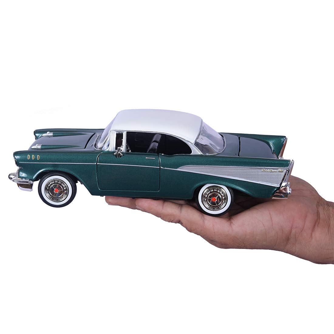 Motormax 1:24 Die-Cast 1957 Chevy Bel Air – Open Window Box, Real Rubber Tires (Colors May Vary)