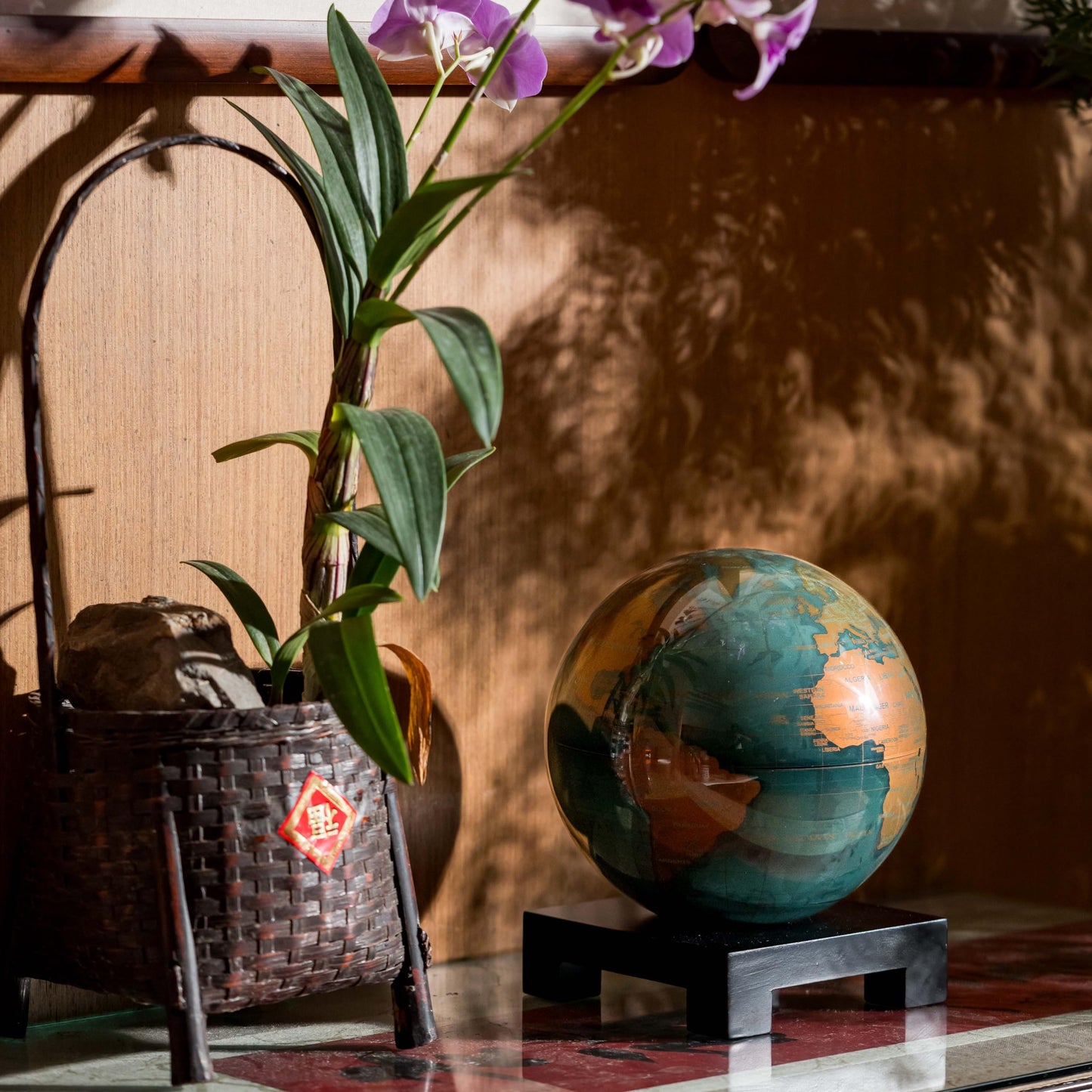 MOVA 6-Inch Blue & Gold Globe — Silent, Light-Powered Desk Decor (No Batteries Needed)