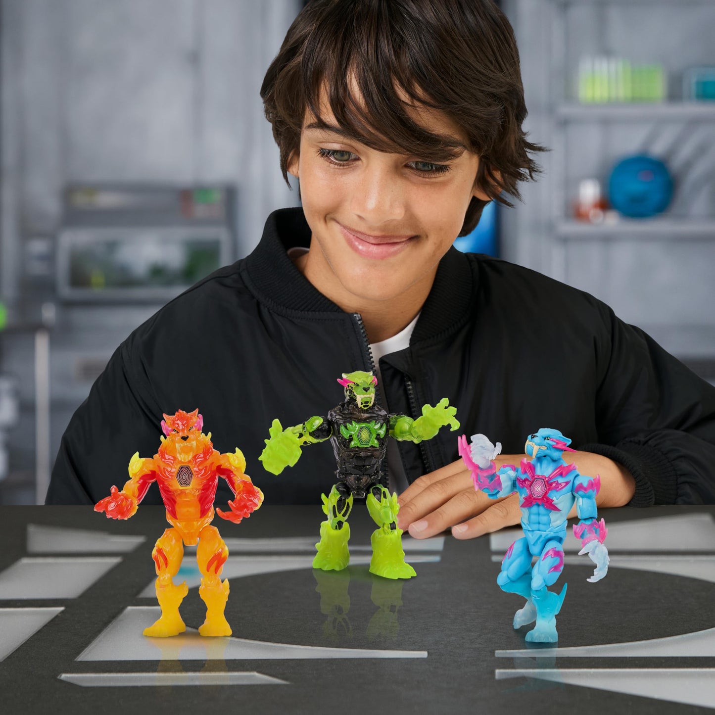MRBEAST LAB Hyper Fusion Mutators: Atomic Earth Panther 5.5in Figure