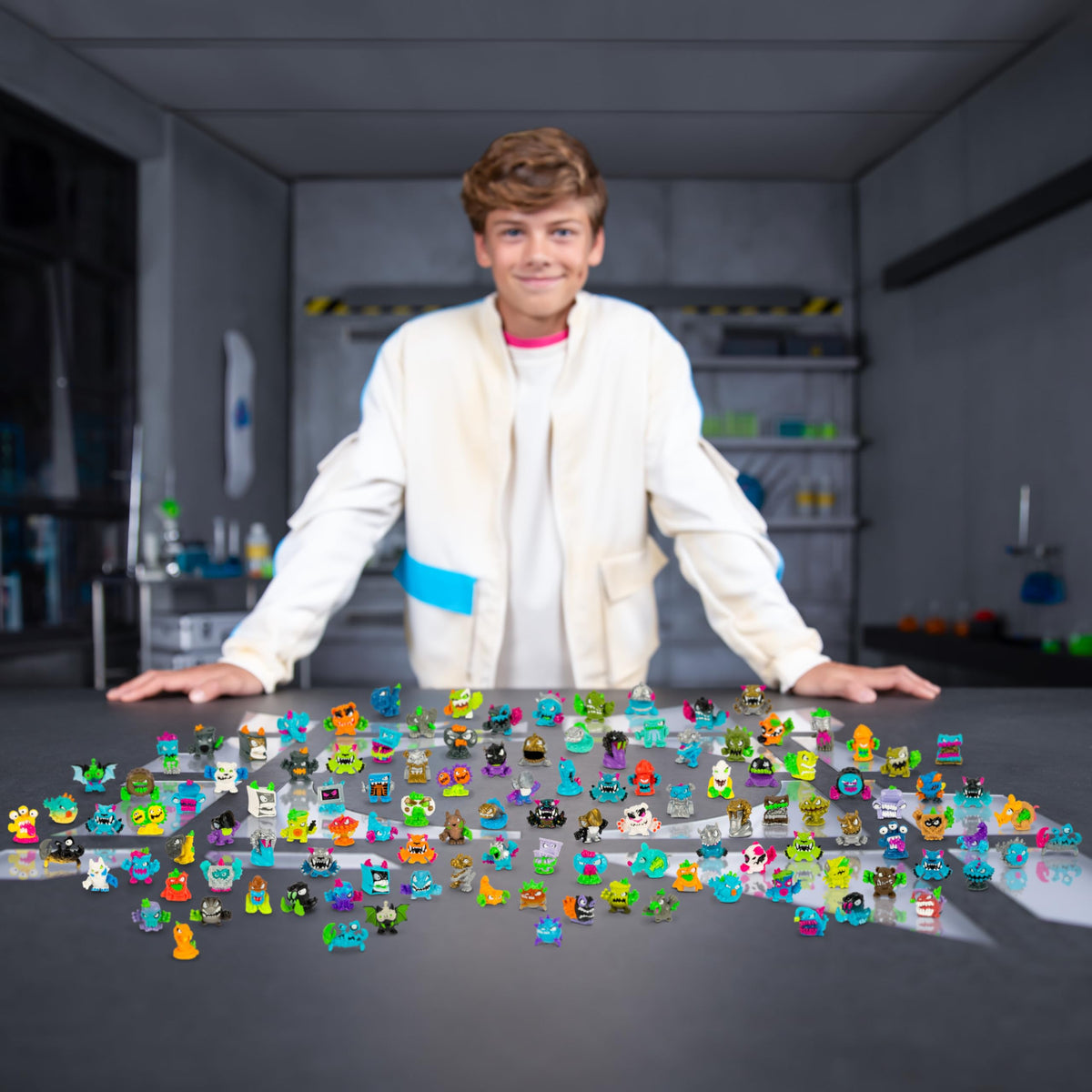 MRBEAST LAB Swarms Lab Pack – 5 1-Inch Collectible Swarms, Hyperchrome Panther Limited Edition
