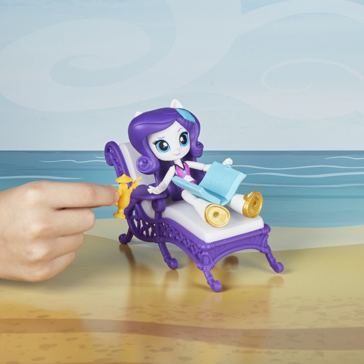 My Little Pony Equestria Girls Rarity Relaxing Beach Lounge Set | Poseable Doll & Accessories