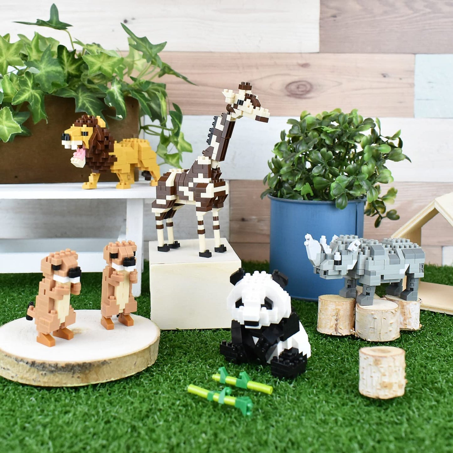 Nanoblock Giant Panda – Collection Series Building Kit | 220 Pieces, 2.2 Inches Tall