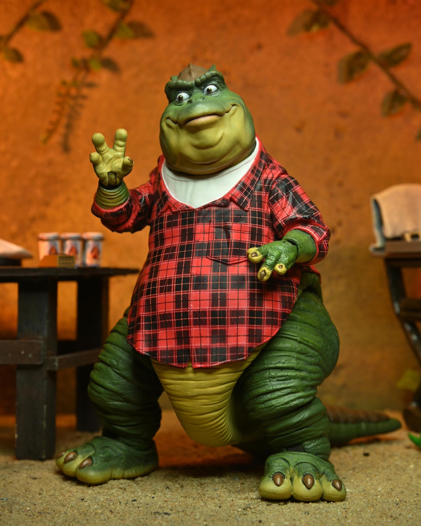 NECA Dinosaurs Ultimate Earl Sinclair 7-Inch Action Figure | Collectible Figure