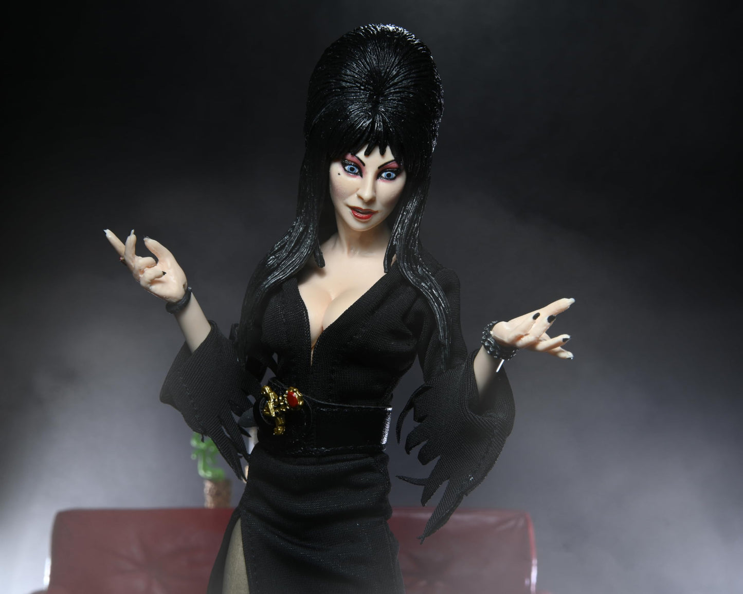 NECA Elvira - 8-inch Clothed Figure | Fully Articulated Horror Collectible