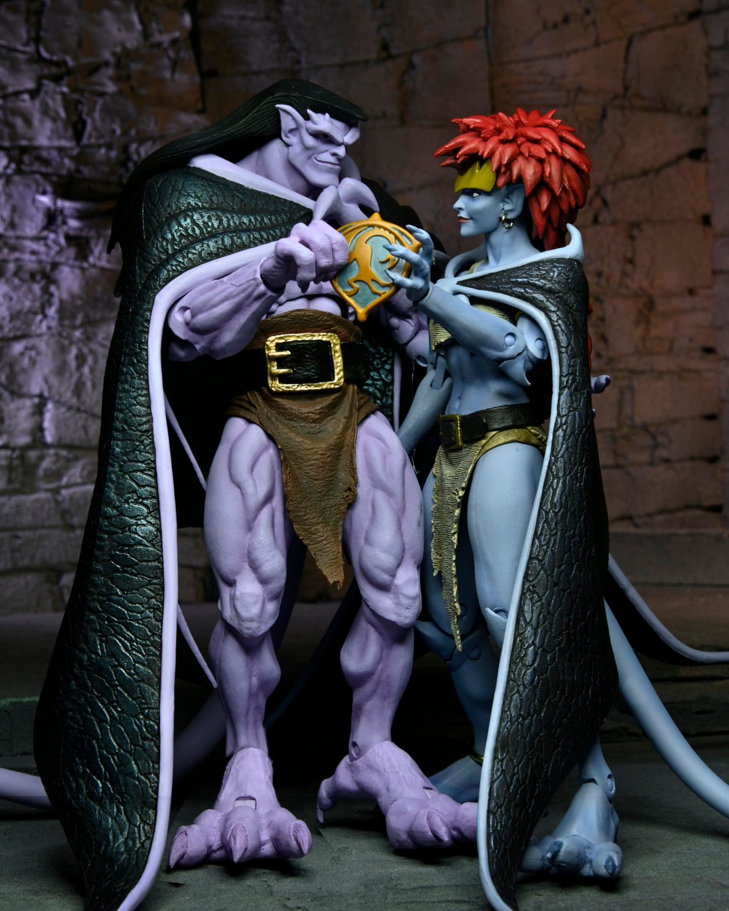 NECA Gargoyles Goliath and Demona 7-Inch Collectible 2-Pack – Deluxe Gatefold Box