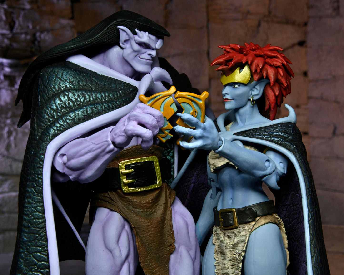 NECA Gargoyles Goliath and Demona 7-Inch Collectible 2-Pack – Deluxe Gatefold Box