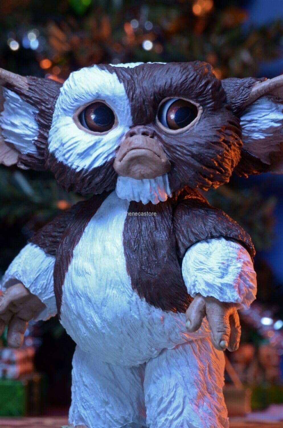 NECA Gizmo 7-Inch Ultimate Figure | Fully Poseable Gremlins Gizmo Collectible