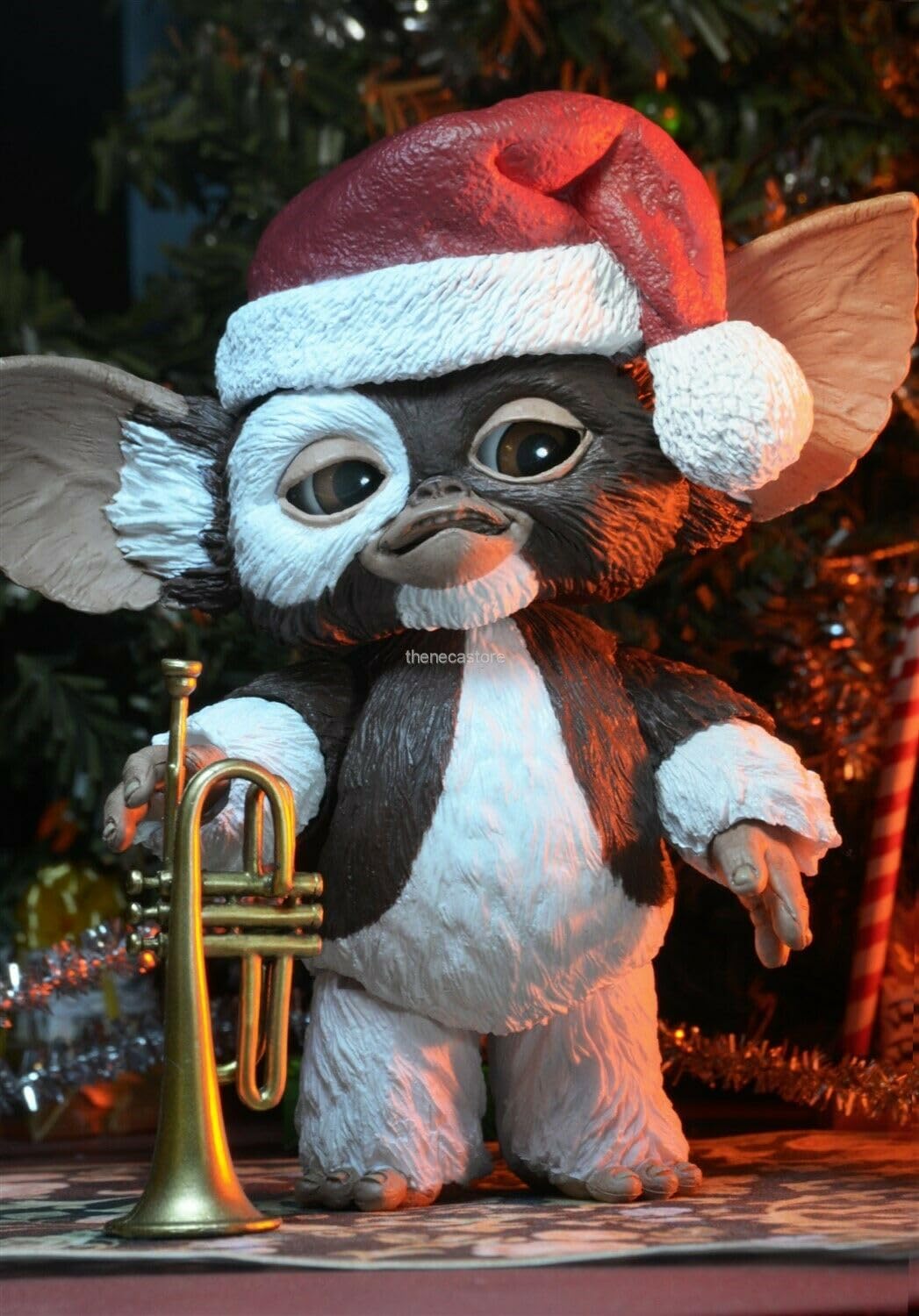 NECA Gizmo 7-Inch Ultimate Figure | Fully Poseable Gremlins Gizmo Collectible