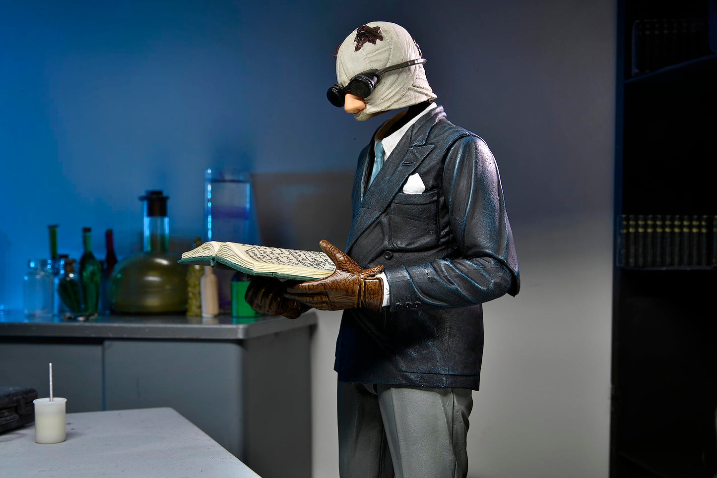 NECA Universal Monsters 7-Inch Ultimate Invisible Man Action Figure | Color