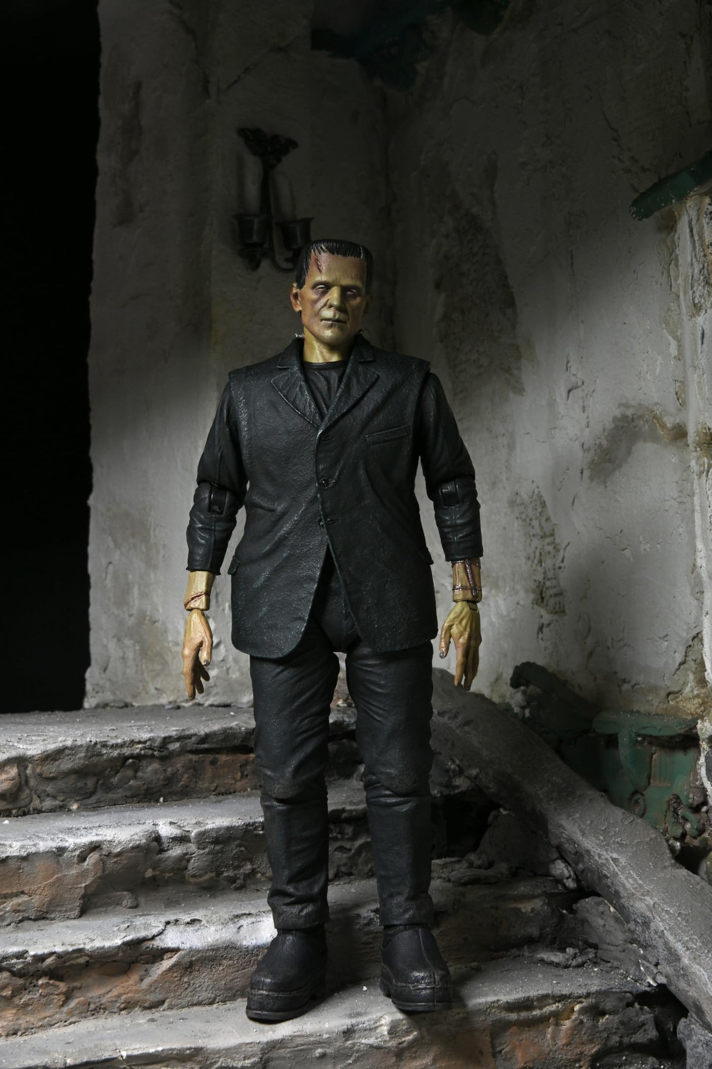 NECA Universal Monsters Ultimate Frankenstein Color 7-Inch Action Figure – 90th Anniversary Edition