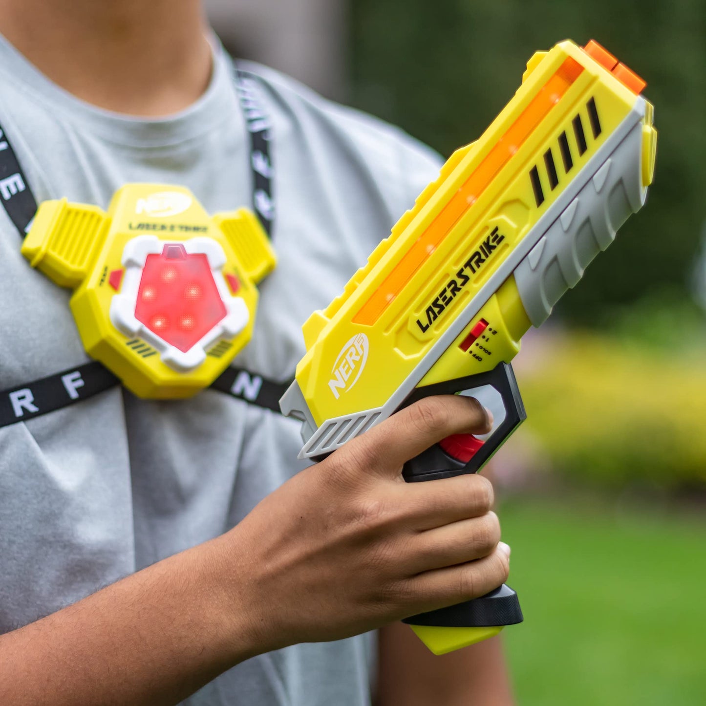 Nerf Laser Strike 4-Player Laser Tag Game Pack – 4 Blasters, Targets & Holsters, 300ft Range