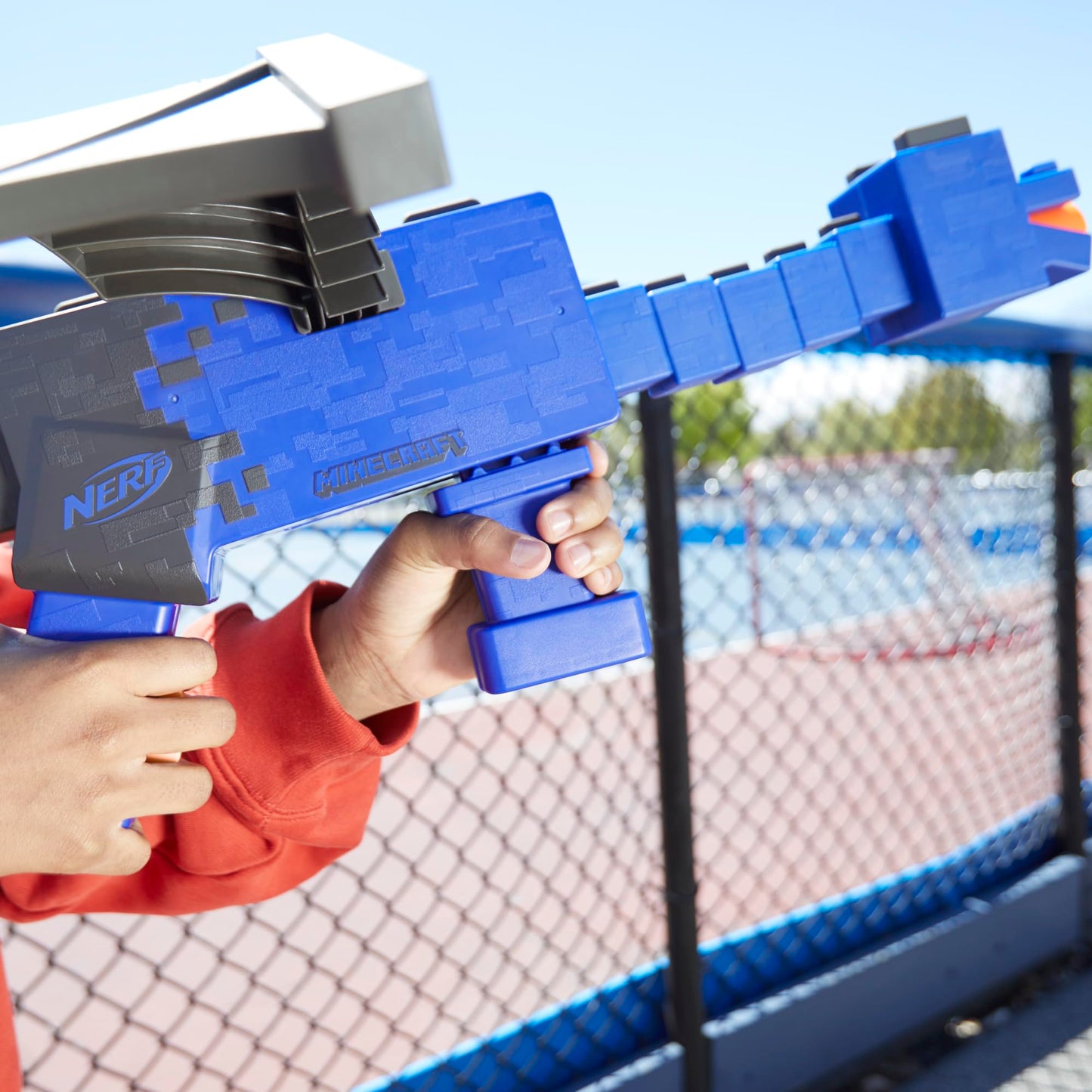 Nerf Minecraft Ender Dragon Blaster – 4-Dart Clip, 12 Darts, Wing Storage
