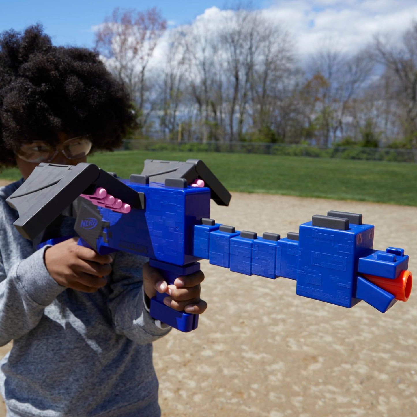 Nerf Minecraft Ender Dragon Blaster – 4-Dart Clip, 12 Darts, Wing Storage