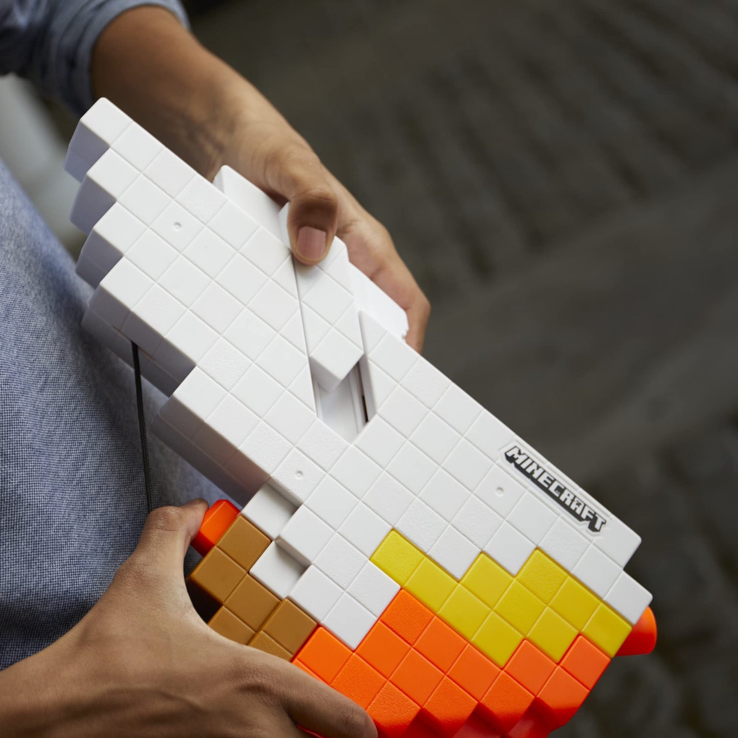 Nerf Minecraft Sabrewing Bow – Motorized Nerf Blaster with 8 Darts