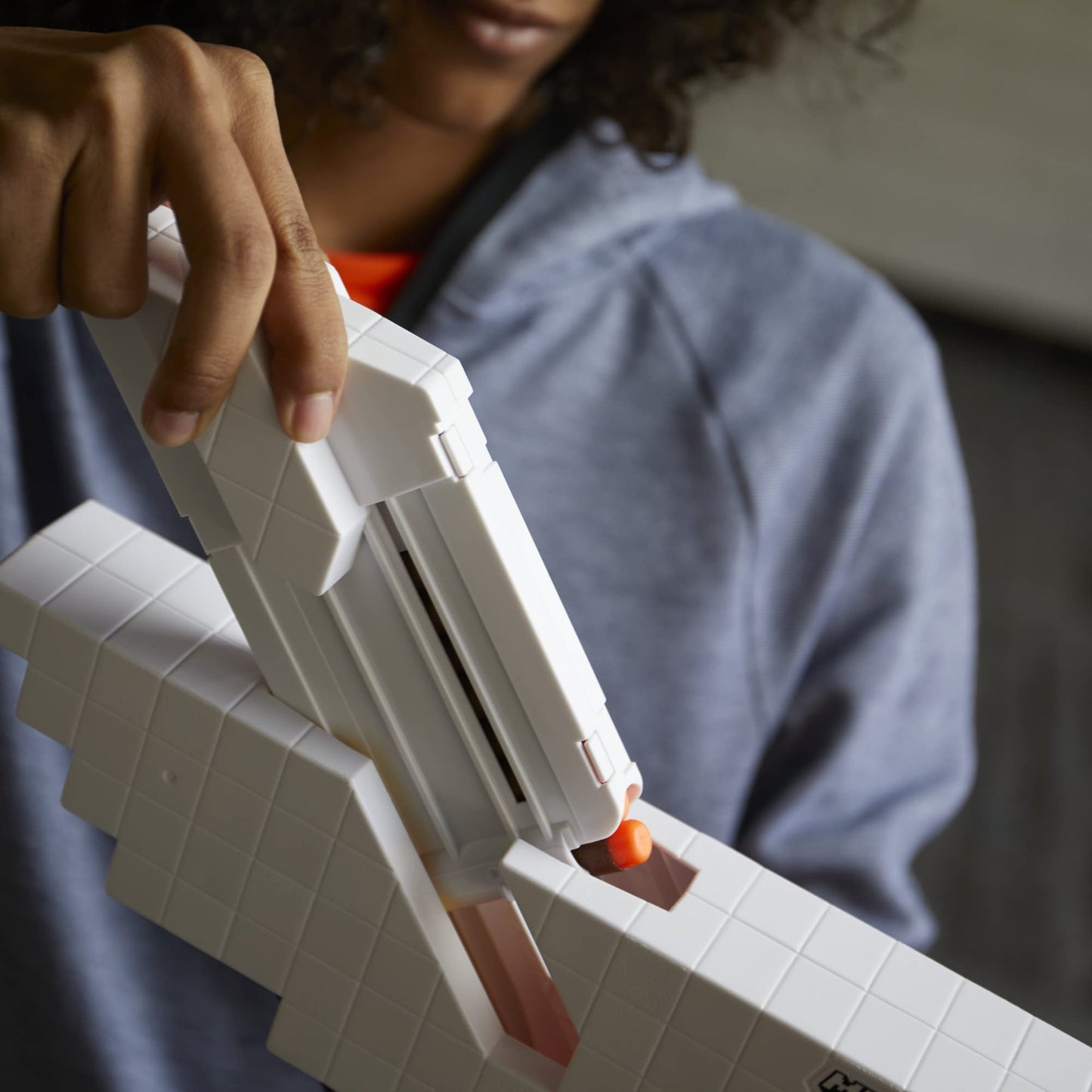 Nerf Minecraft Sabrewing Bow – Motorized Nerf Blaster with 8 Darts