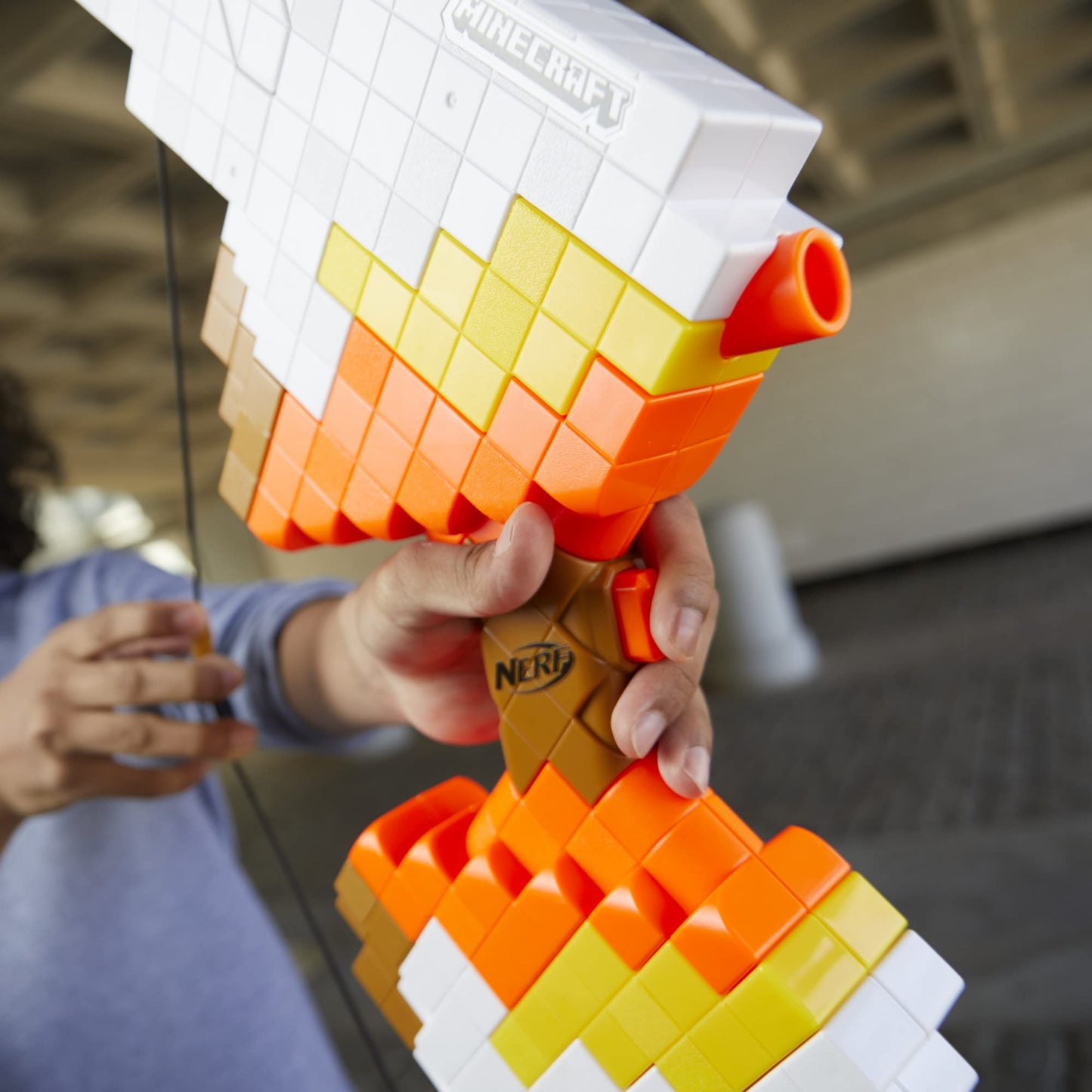 Nerf Minecraft Sabrewing Bow – Motorized Nerf Blaster with 8 Darts