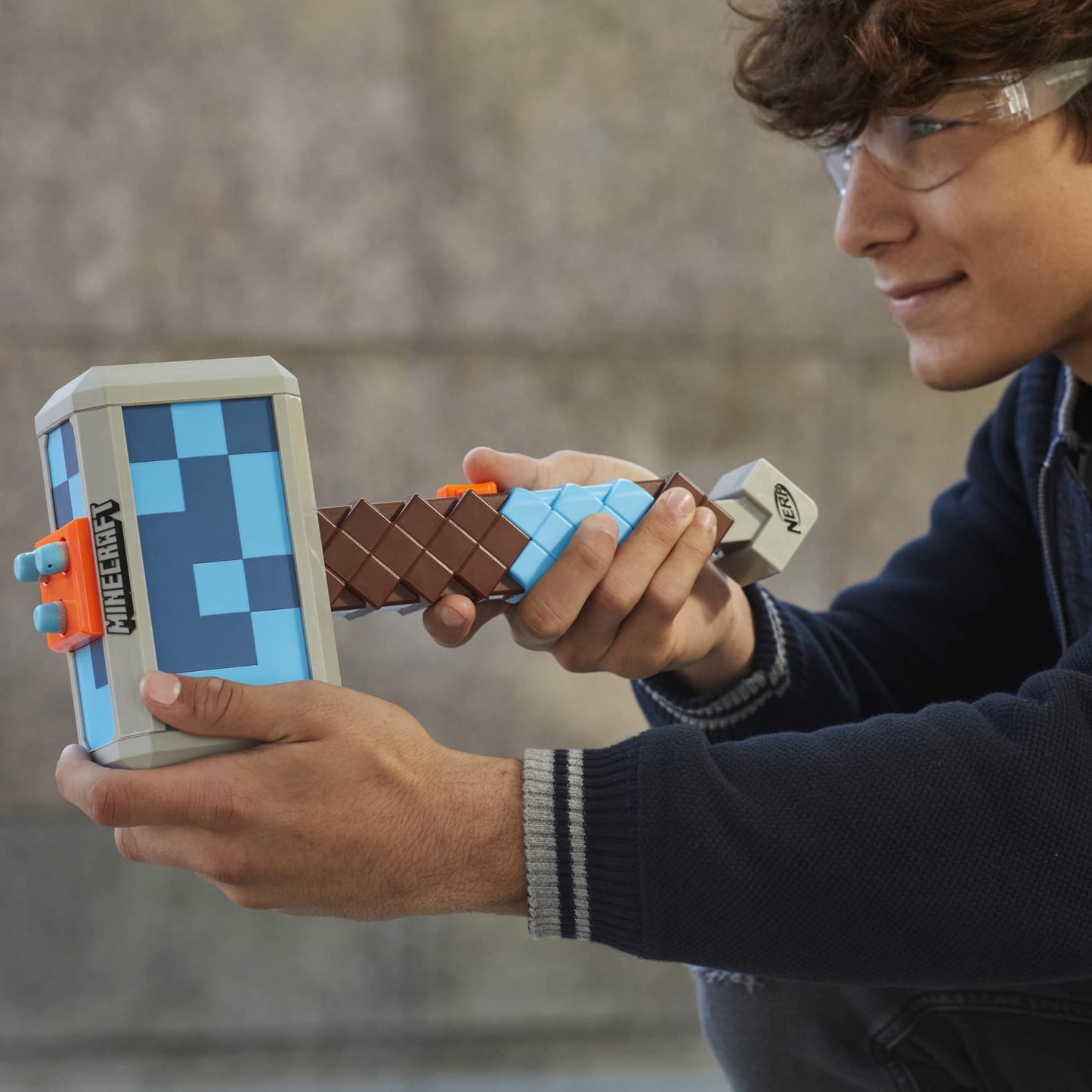 Nerf Minecraft Stormlander Hammer – Dart-Blasting Blaster (3 Darts, Amazon Exclusive)