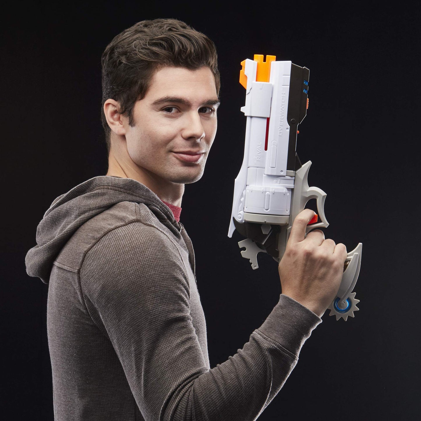 Nerf Overwatch McCree Rival Blaster with Die Cast Badge – 6 Rounds, 80 FPS