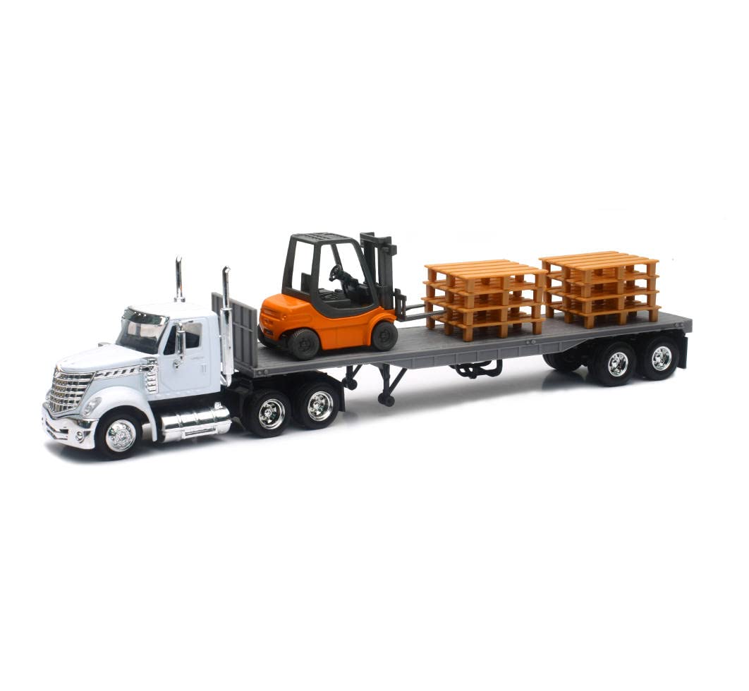 New-Ray 16643 1:43 Long Haul Trucker – International Lonestar Flatbed with Forklift & Pallets (White)