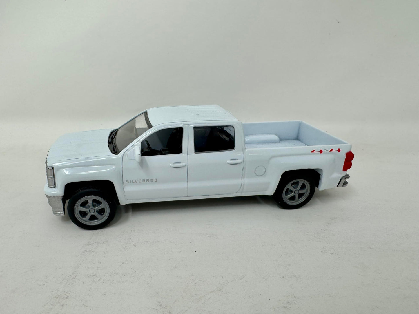 NewRay 1:43 Chevy Silverado with Trailer & Dirt Bike | Die-Cast Toy Vehicle