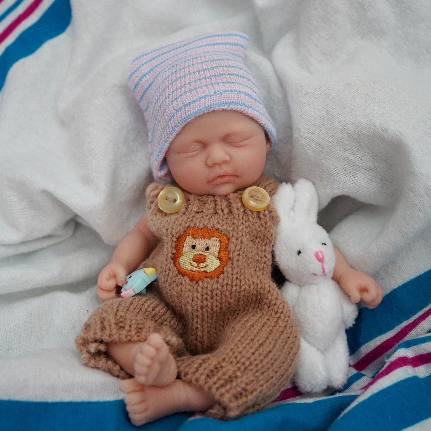 Newtotlove Miniature 7-Inch Silicone Newborn Doll – Realistic Baby Boy with Clothes & Gift Box