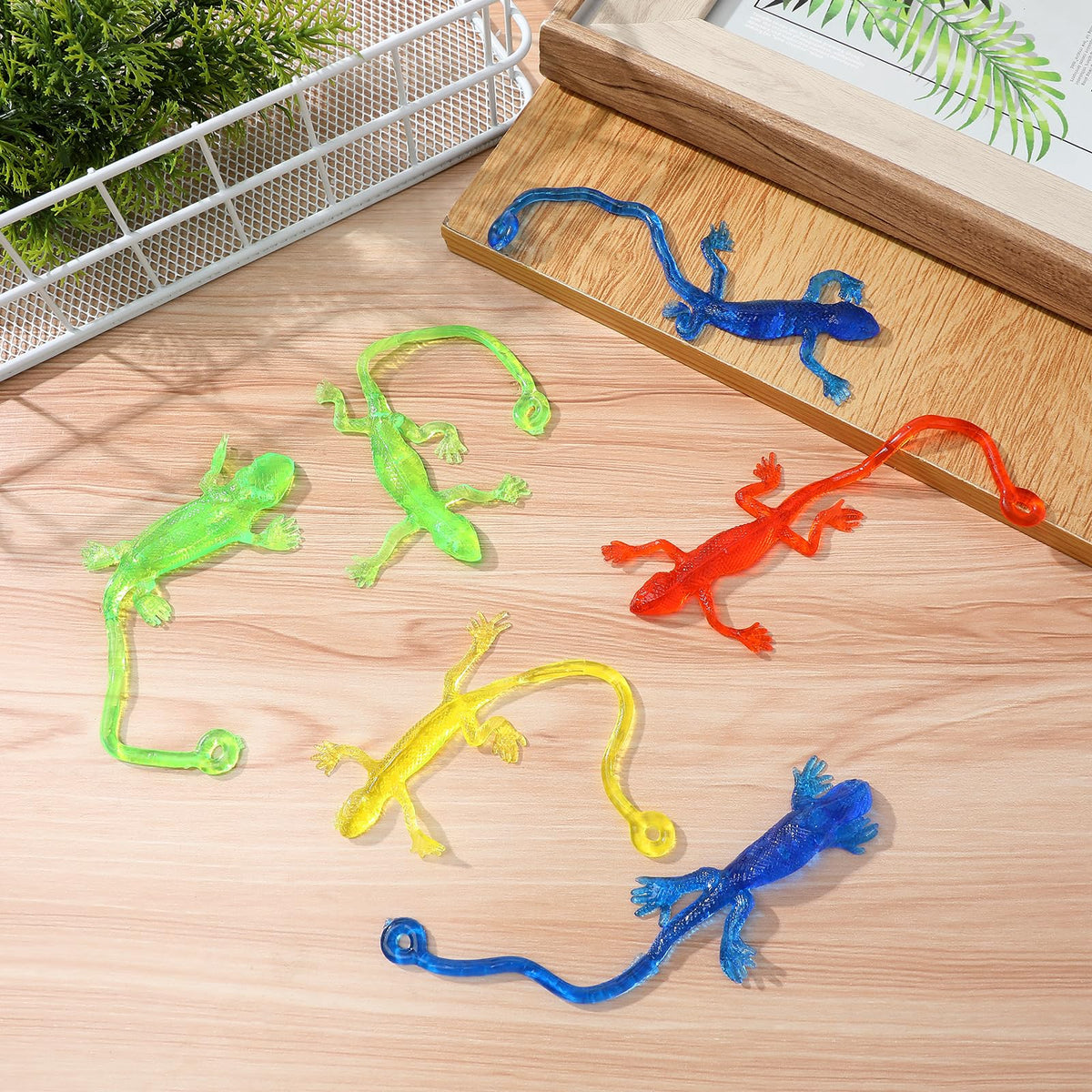 NUOBESTY Sticky Lizards Toys – Stretchy Gecko Party Favors (20 Pcs)