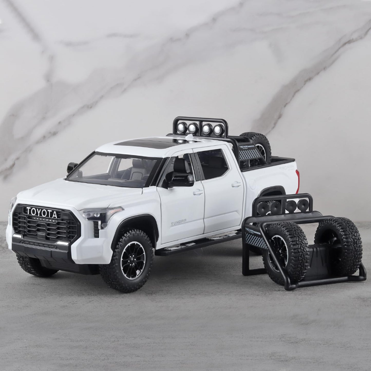 OANMYJJO White Tundra Diecast Toy Truck 1/24 – Light & Sound Pull-Back Model