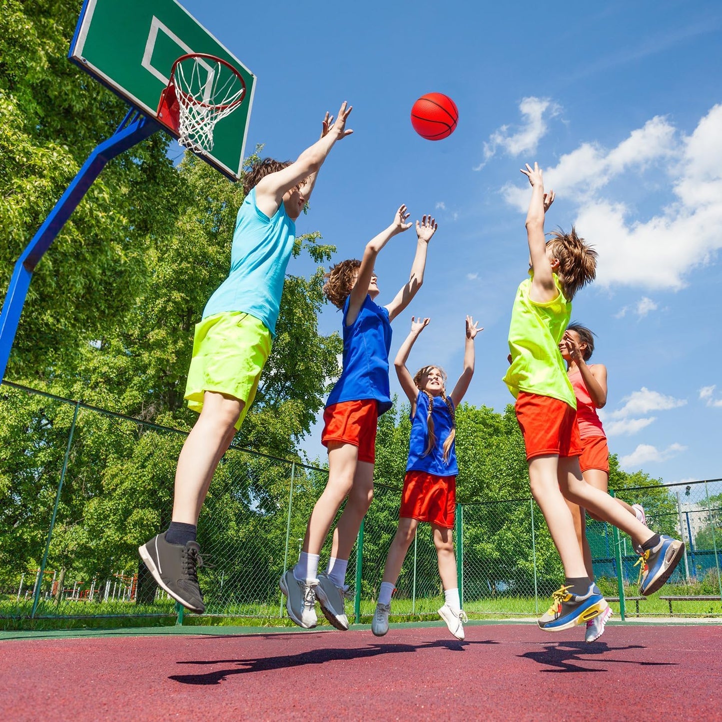 Oleitodh 18Pcs 5-inch Mini Basketballs Set — PVC Indoor/Outdoor Play Balls