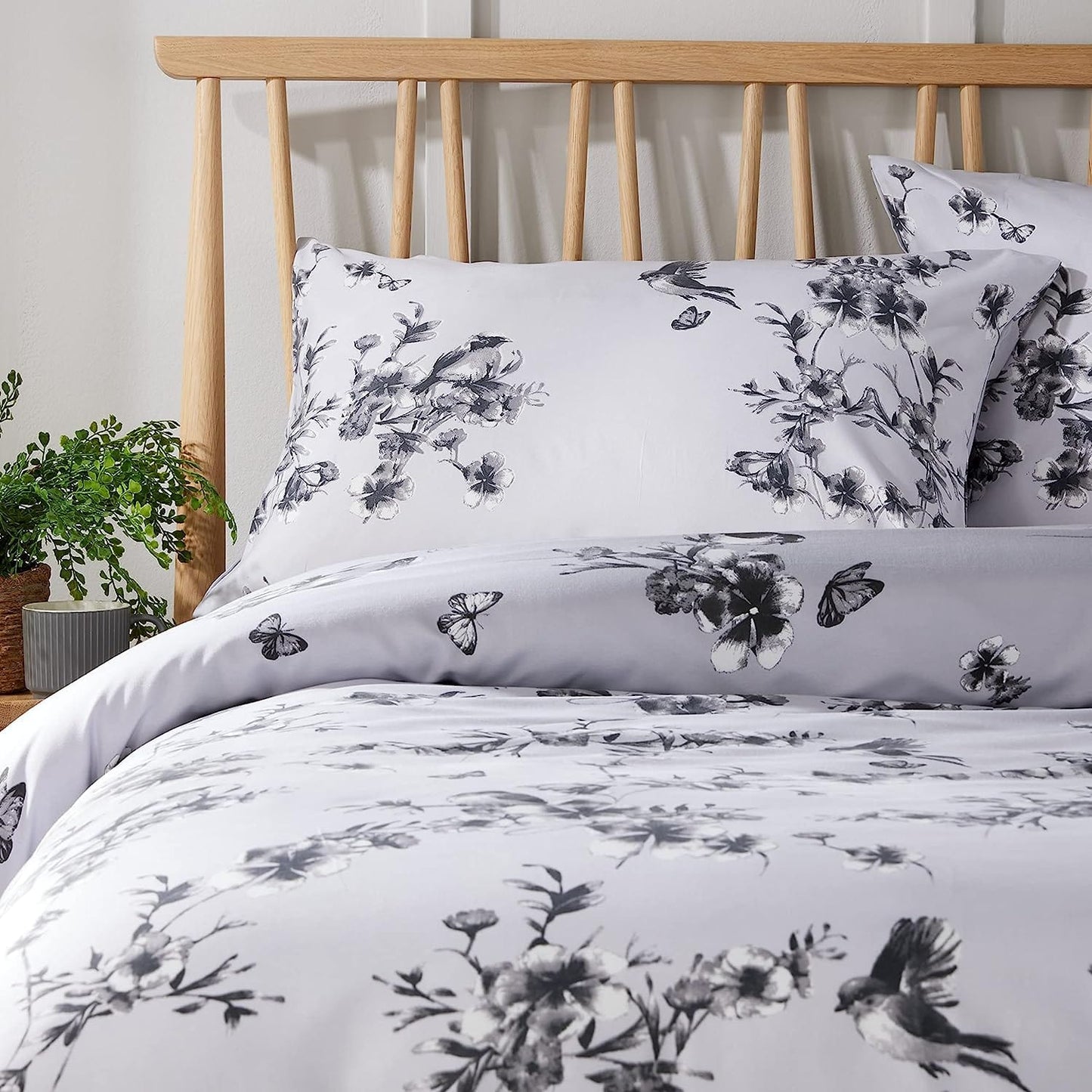 OLIVIA ROCCO Blossom Grey Printed Reversible Quilted Duvet Cover Set Easy Care Hotel-Quality Easy-Care Bedroom