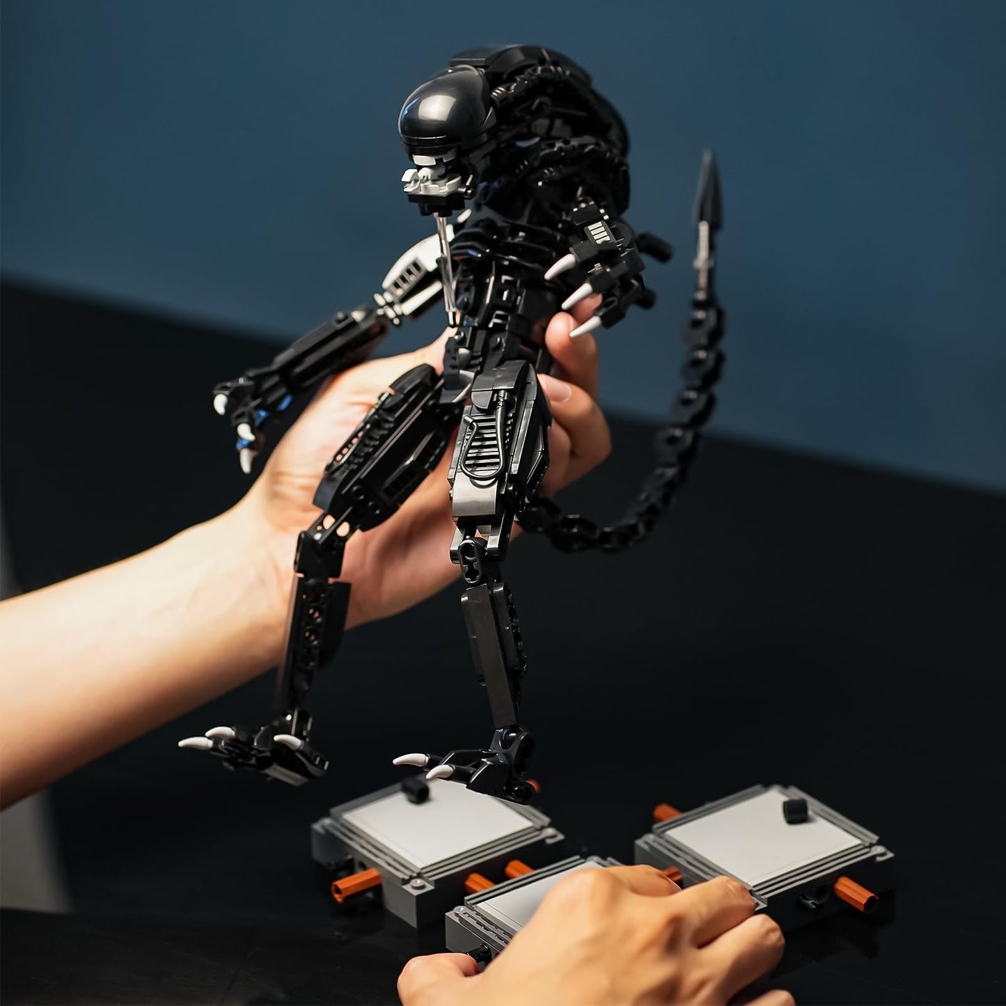 onederbkk Xenomorph Building Kit – 616-Piece LEGO-Compatible Figure for Adults & Teens