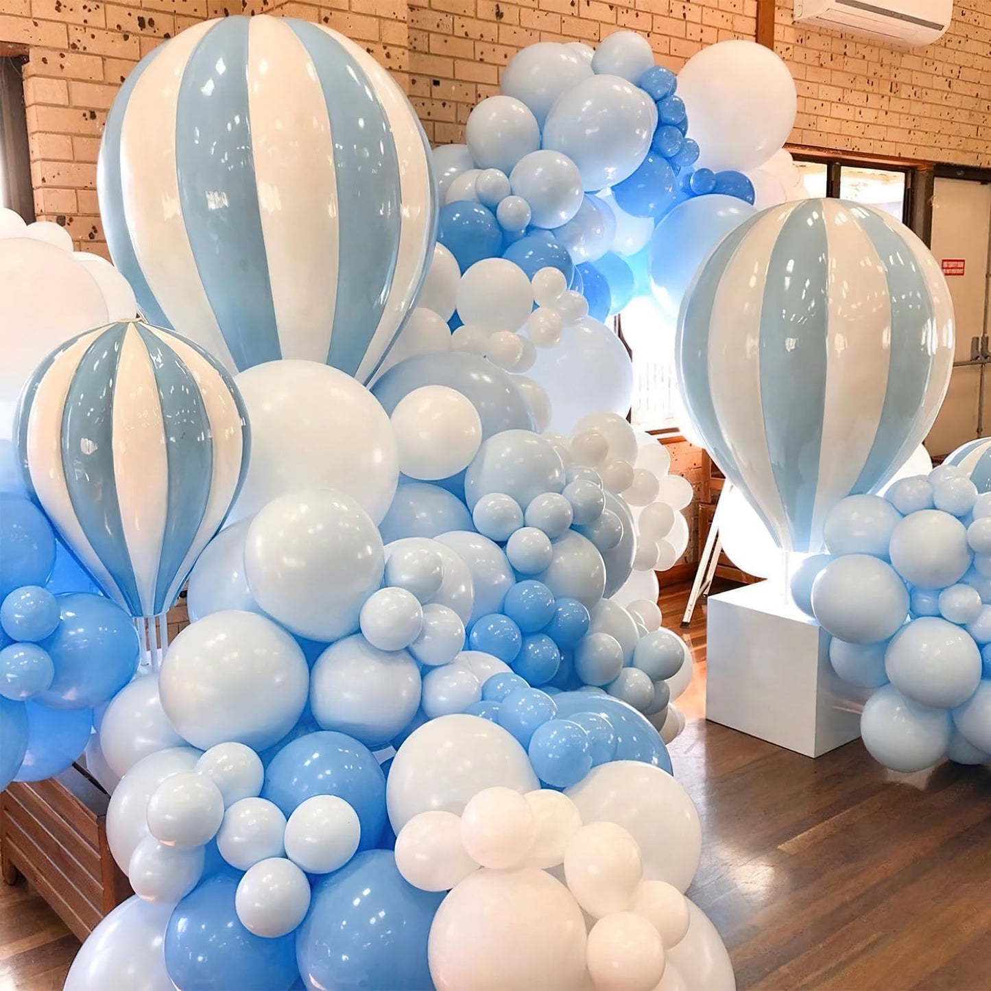 PartyWoo Light Blue Balloons Kit – 140 Pcs Pastel Sky Blue Balloons for Graduation, Baby Shower & Party Decor