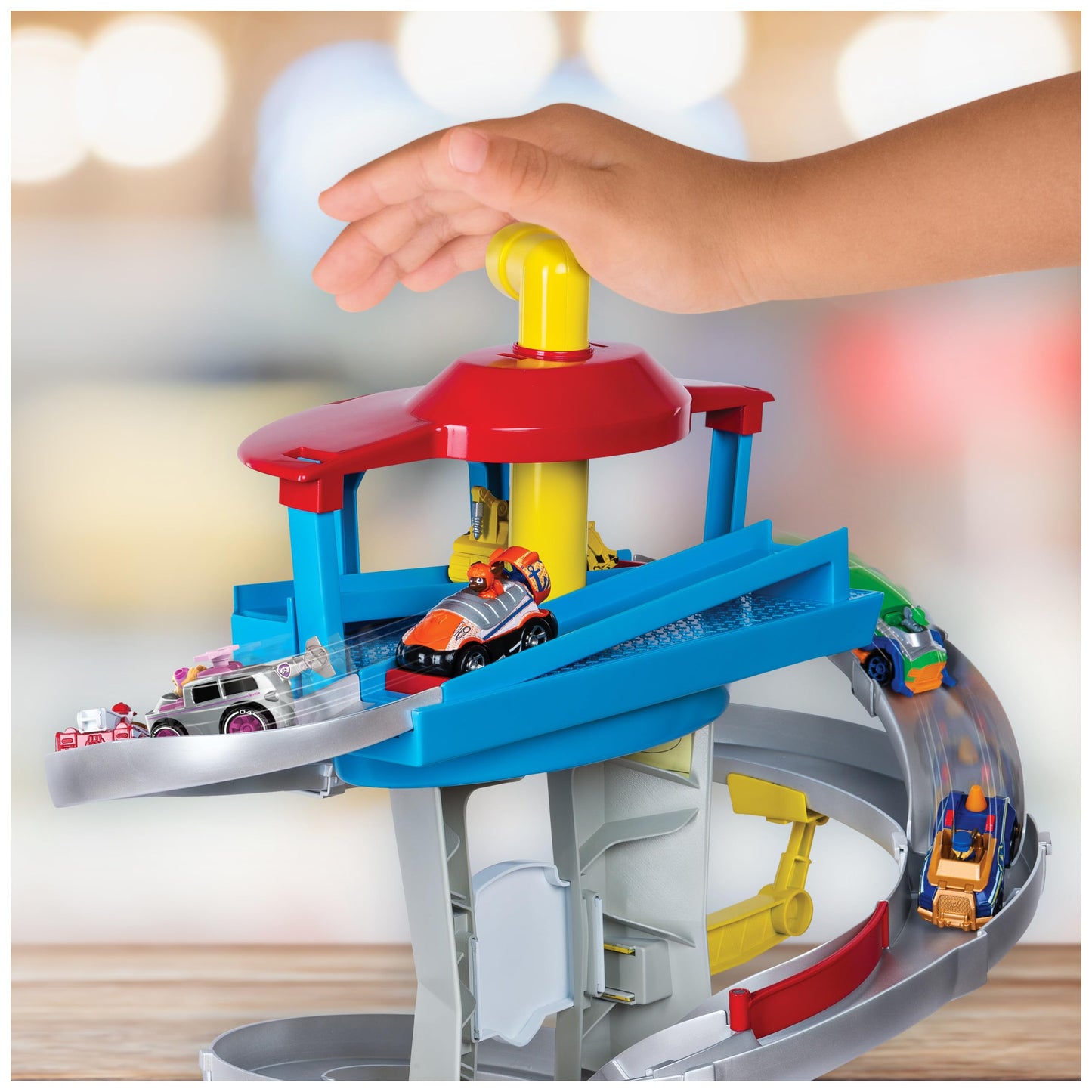 PAW Patrol Adventure Bay Lookout Tower Playset with 2 Exclusive True Metal Vehicles (Chase & Marshall) – Twin Track Rescue