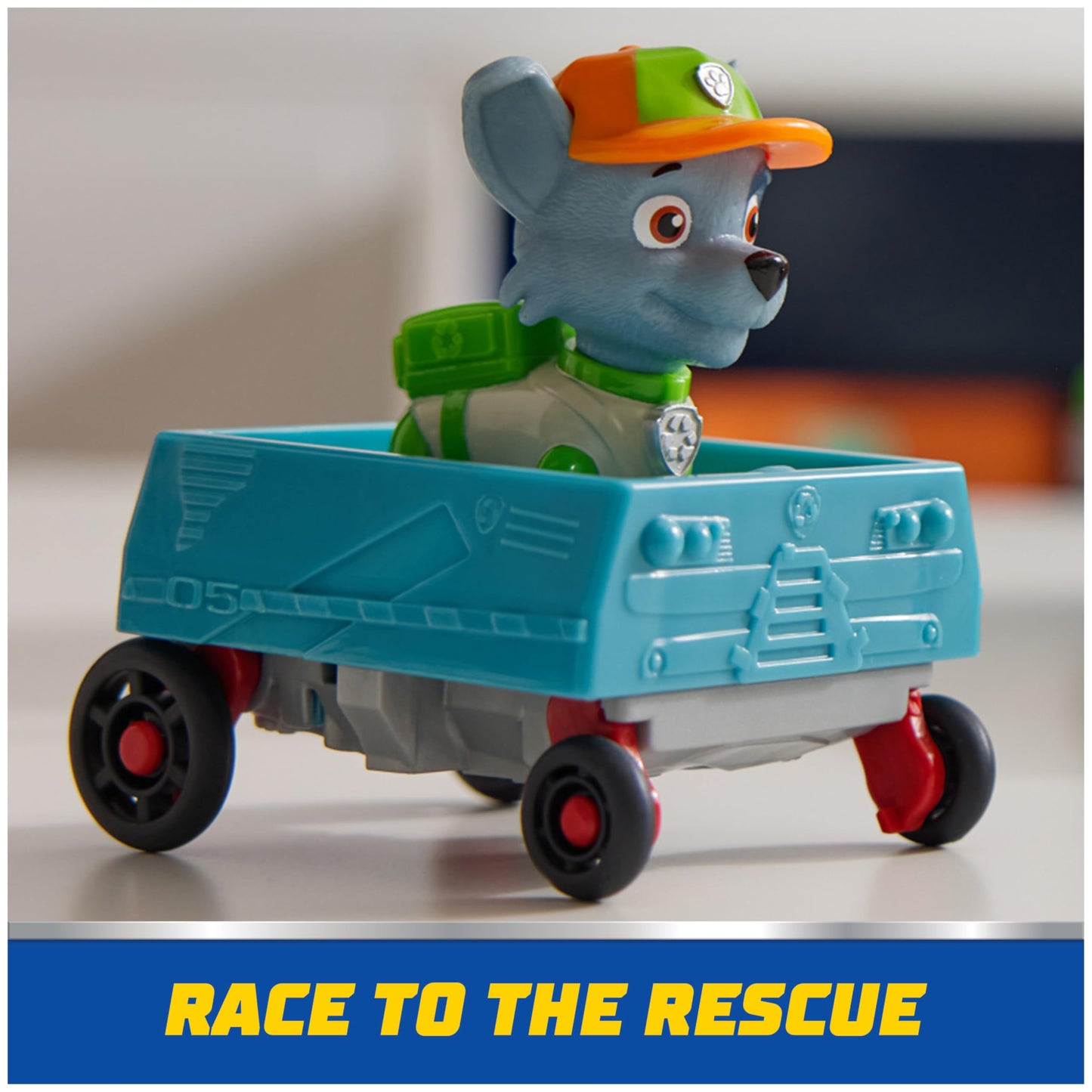 Paw Patrol Crush N’ Roll Recycling Truck with Rocky – Transforming Trash Vehicle Toy for Kids 3+