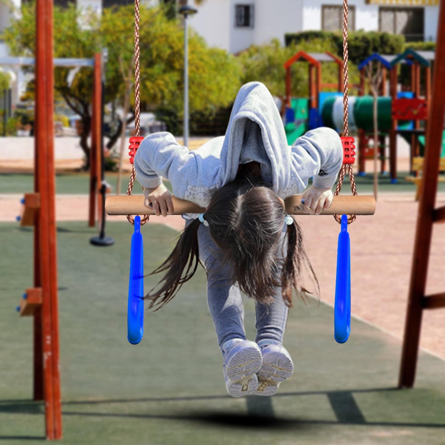 PELLOR Playground Wooden Trapeze Swing Bar with Plastic Gym Rings – Indoor & Outdoor Swing Set Accessory