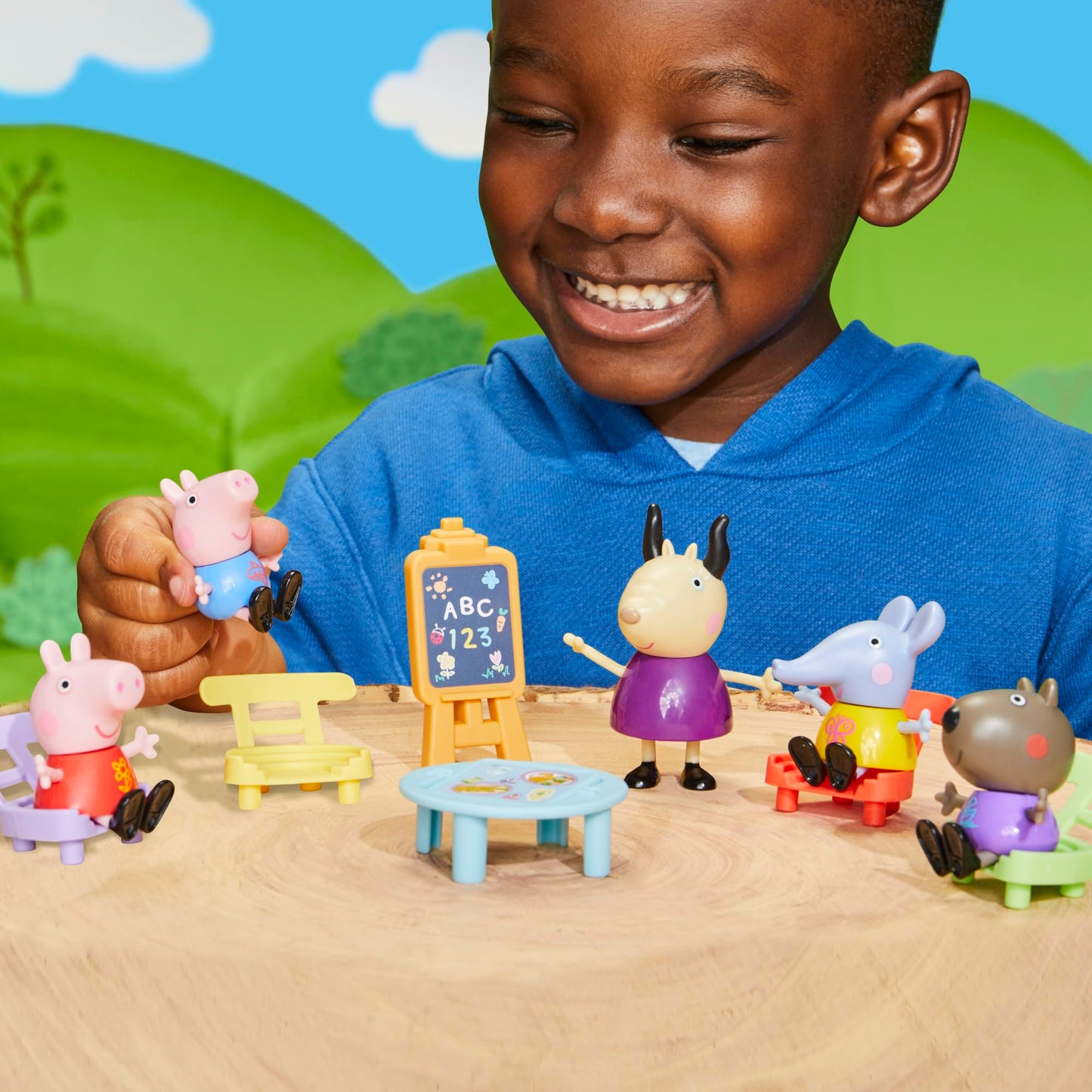 Pep Peppas Playgroup | Peppa Pig 5 Figures & Classroom Accessories Playset