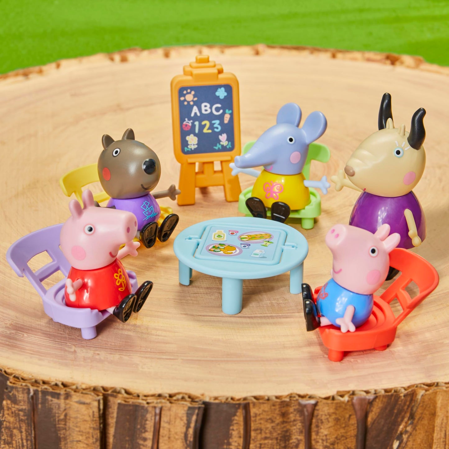 Pep Peppas Playgroup | Peppa Pig 5 Figures & Classroom Accessories Playset