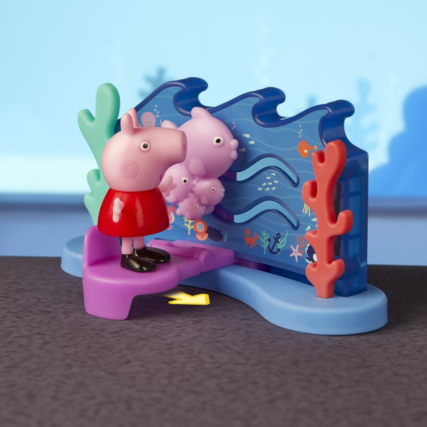 Peppa Pig Peppa’s Adventures Aquarium Adventure Playset – 4 Figures & 8 Accessories | Ages 3+