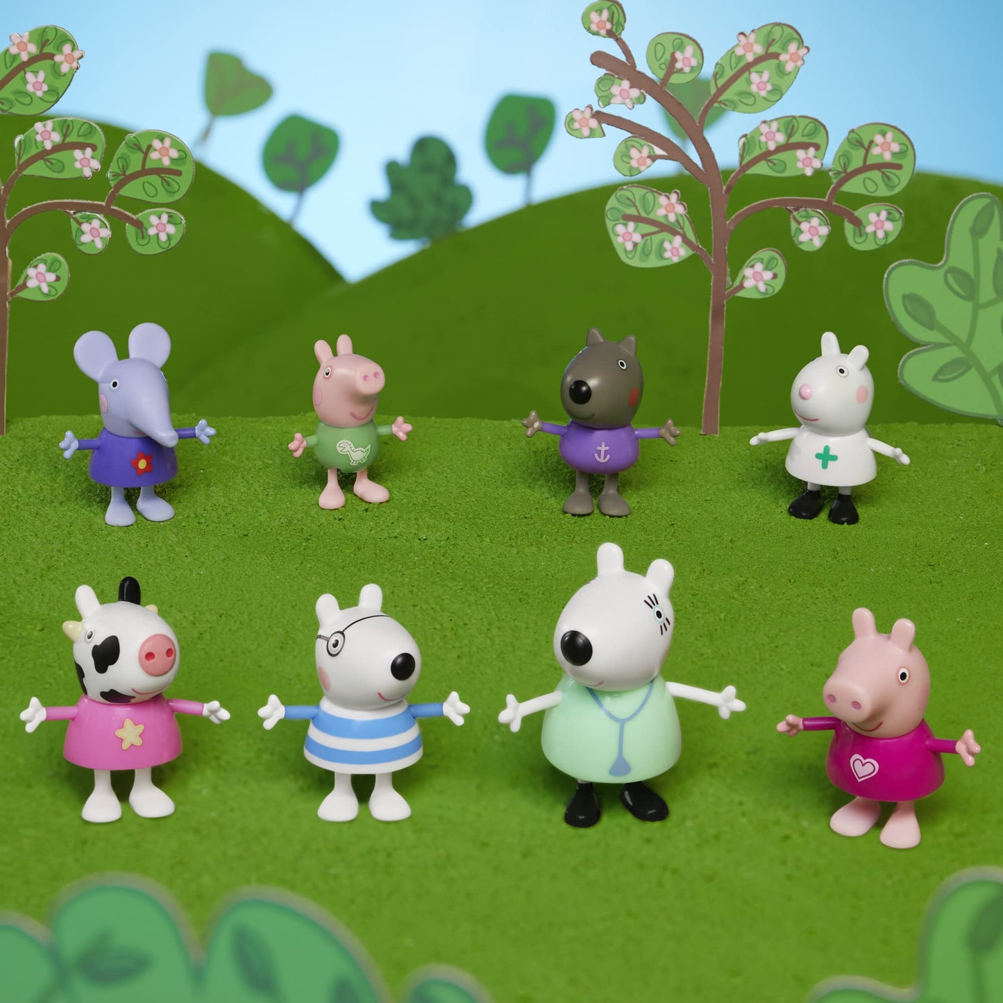 Peppa Pig Dr. Polar Bear Calls on Peppa and Friends Figure Pack – 8 Figures, Amazon Exclusive, Ages 3+