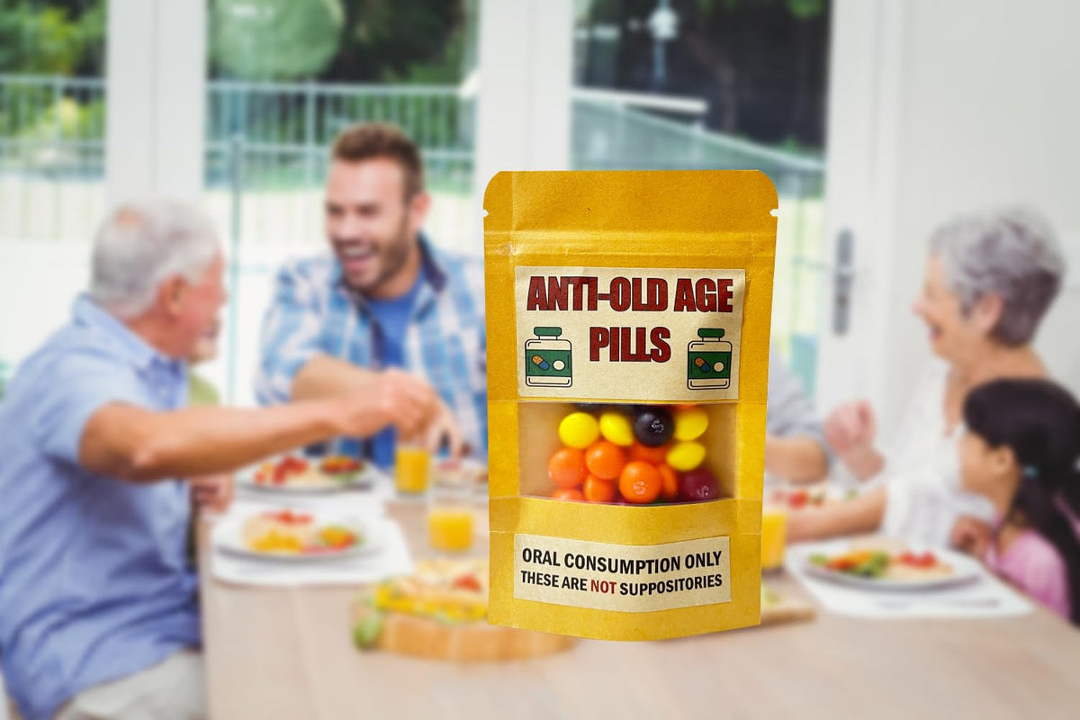 PHAWNGU 4 Pack Funny Anti-Old Age Pills (Empty Pouch) – Gag Gift for Seniors & Retirement Parties