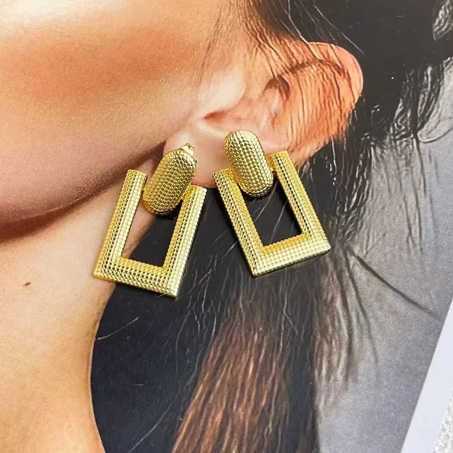 1 Pair Casual Elegant Hip-Hop Quadrilateral Oval Hollow Out 304 Stainless Steel Imitation Gold  Ear Studs