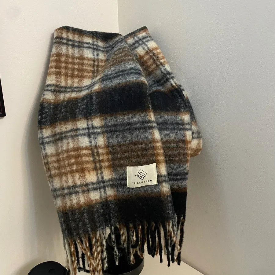 Women's Retro Sweet Color Block Acrylic Tassel Scarf