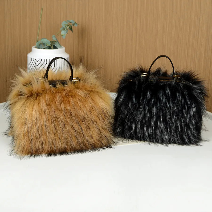 New Fashion Furry Personalized Niche Design Crossbody High Sense Imitation Raccoon Fur Fur Plush Hand-Carrying Bag Bag for Women
