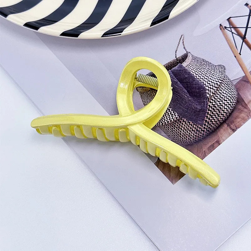 Thick Acrylic Hair Clips Cute Sweet Dopaamine Crown Grab Clips Shark Fin Sensation Solid Color Hair Clips For Women