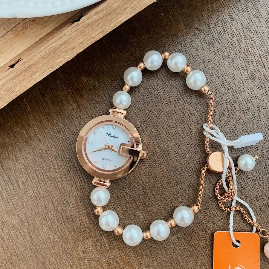 Elegant Geometric Draw Pull Buckle Quartz Watch Women's Watches